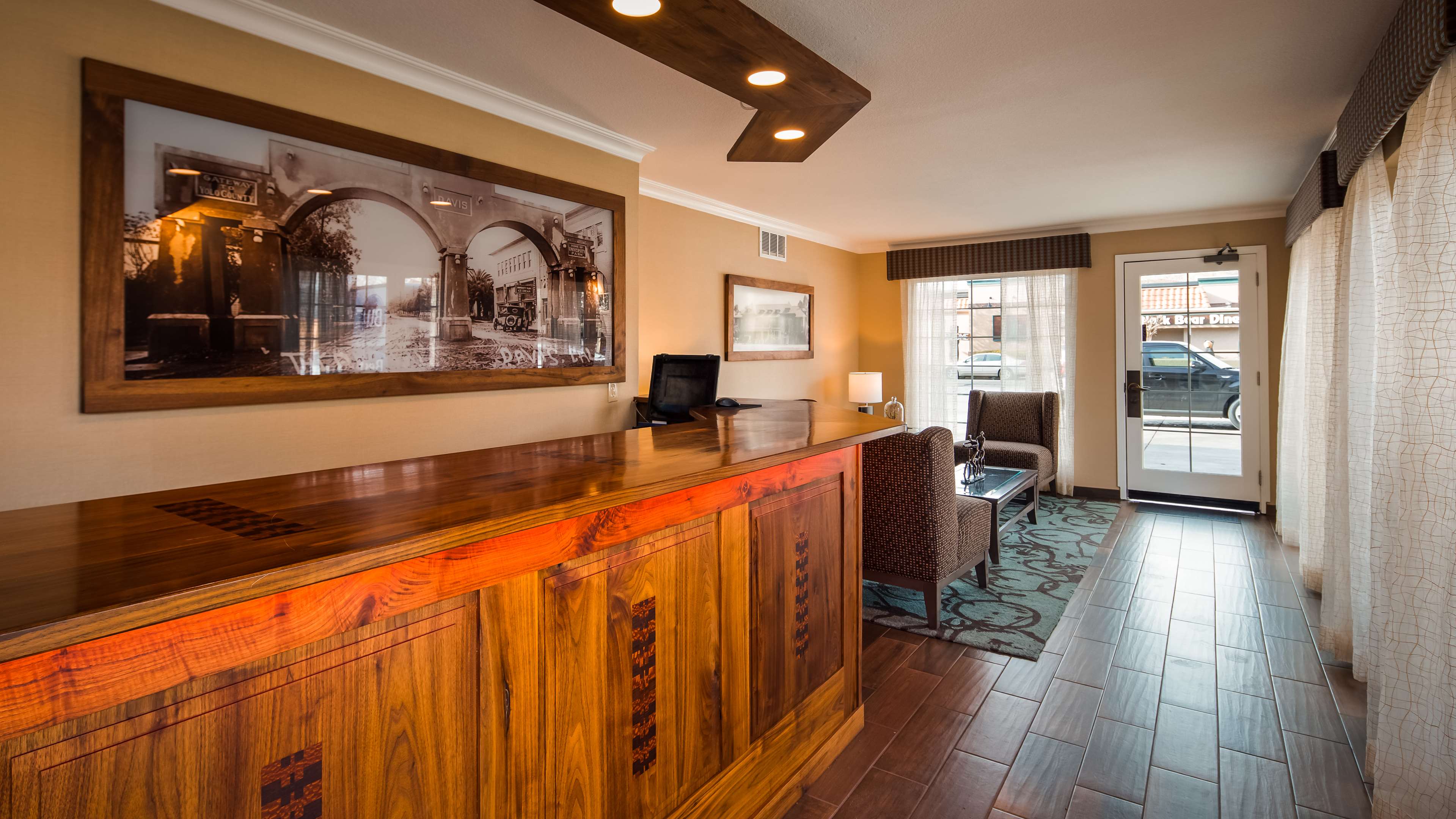 Фото отеля 2