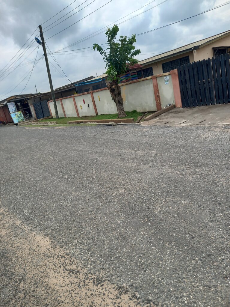 School Eden Memorial School, Earth, photo