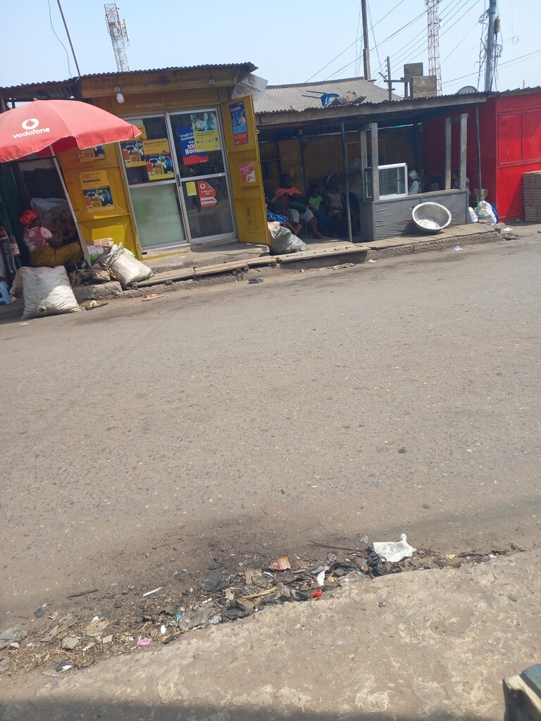 Restaurant Plus Minus Sports Bar & Restuaran, Accra, photo