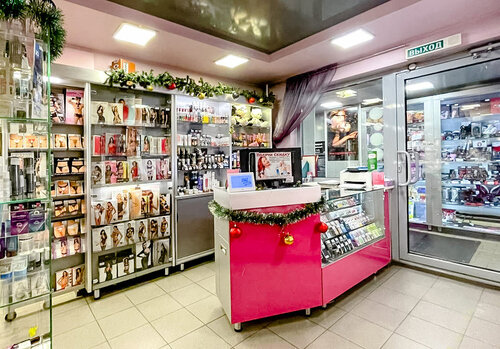 Кішкентай Caprice порно массажы