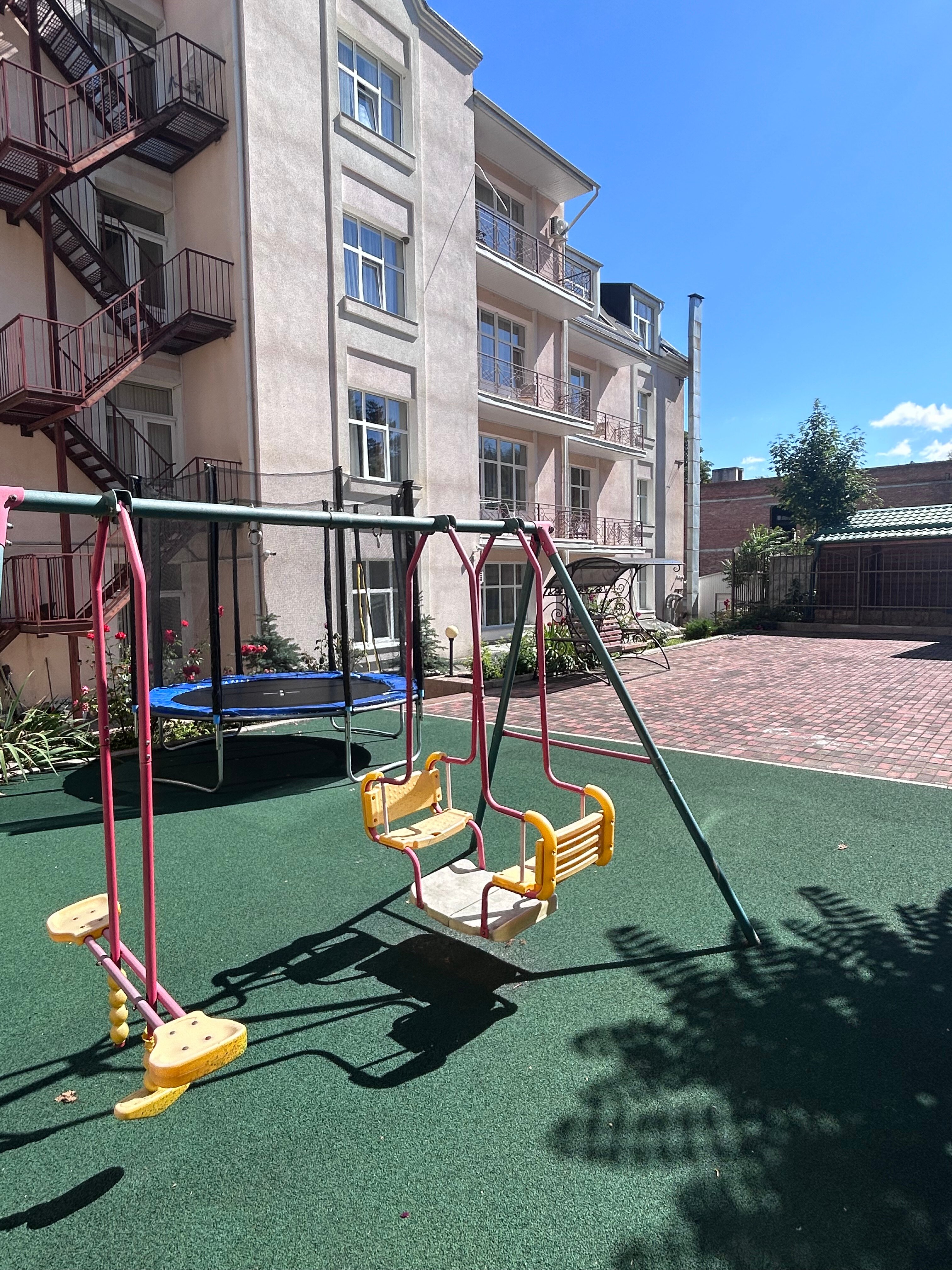 Фото отеля 2