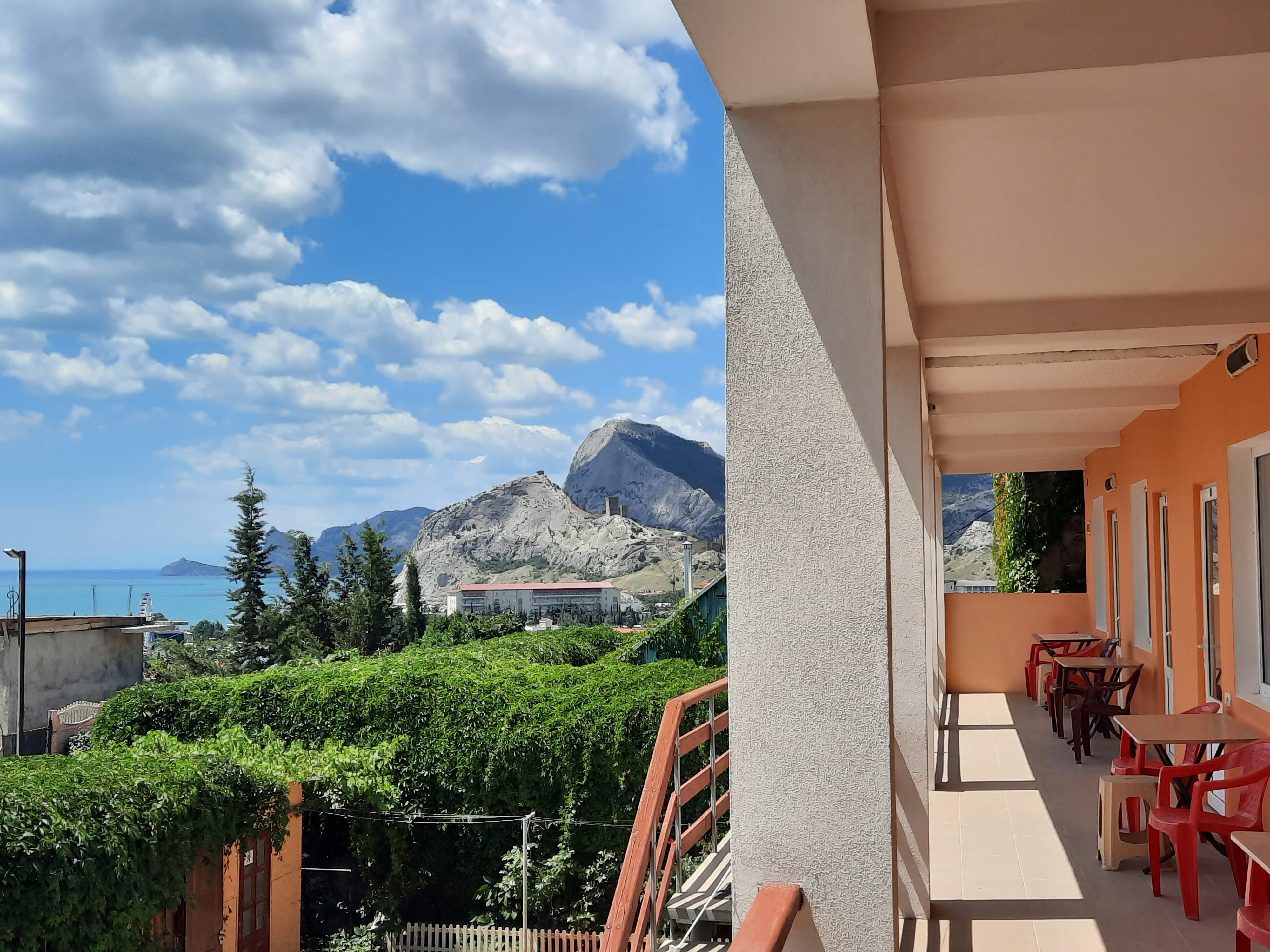 Фото У Эмира