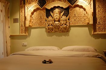 Фото Casual Valencia de las Civilizaciones