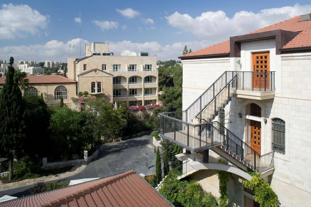 Фото отеля 2