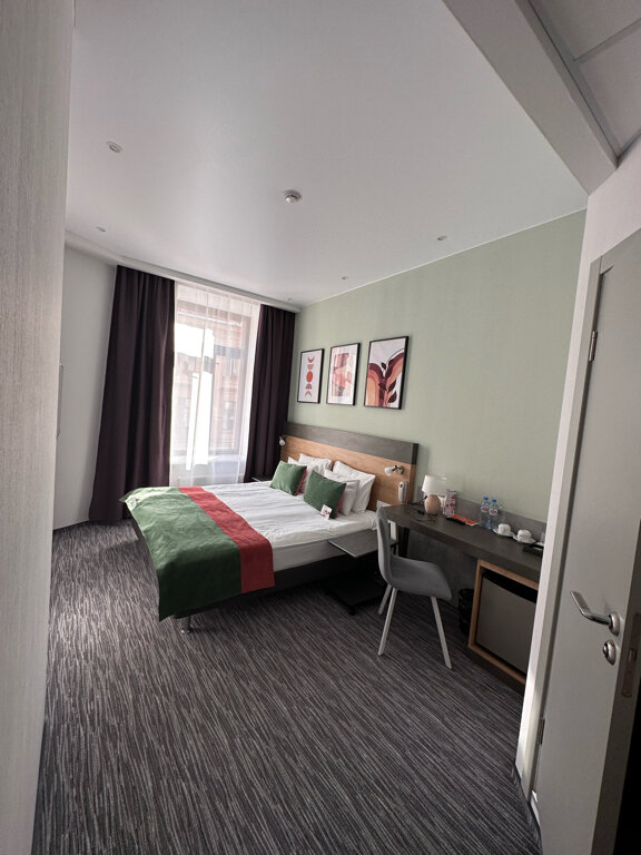 Фото Station Premier S12