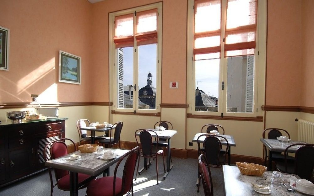 Фото Hotel Au Chapon Fin