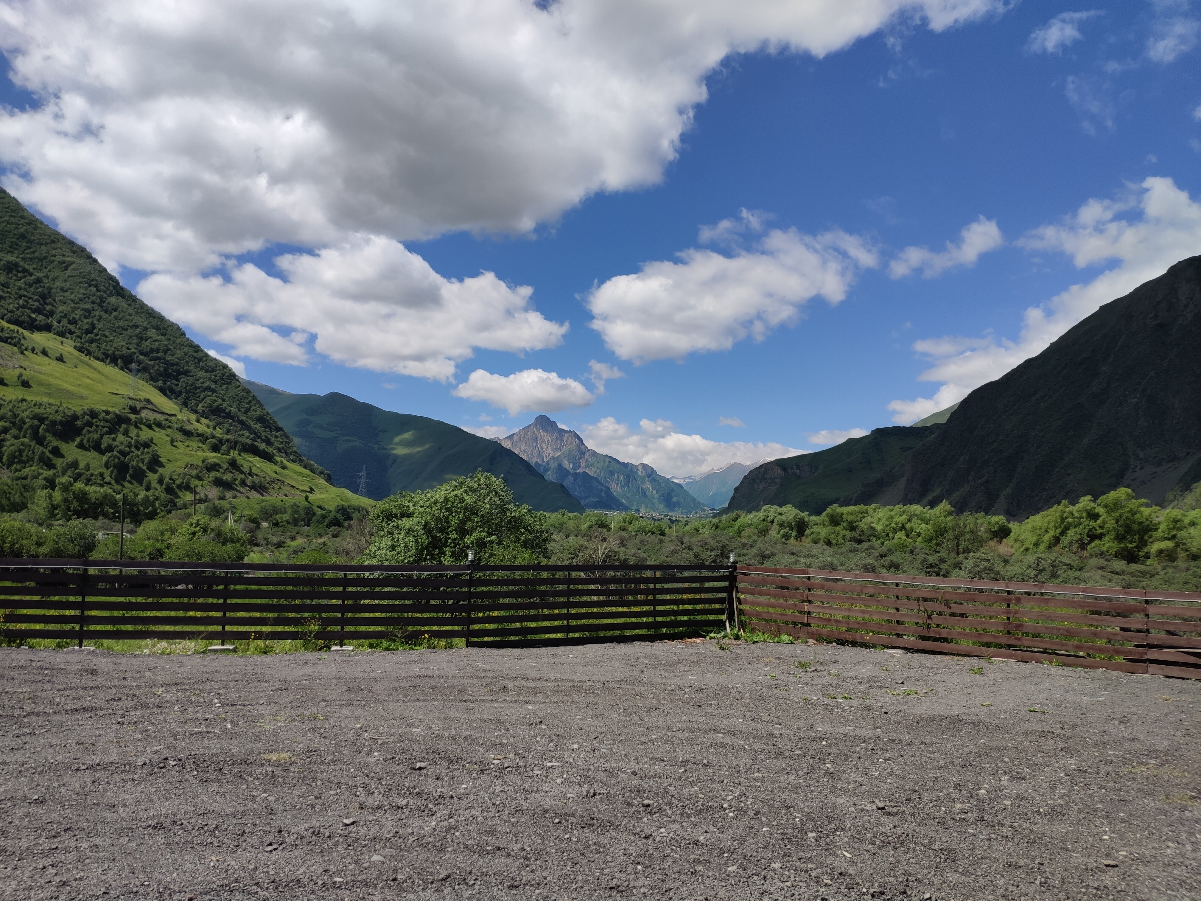Фото Gold Kazbegi