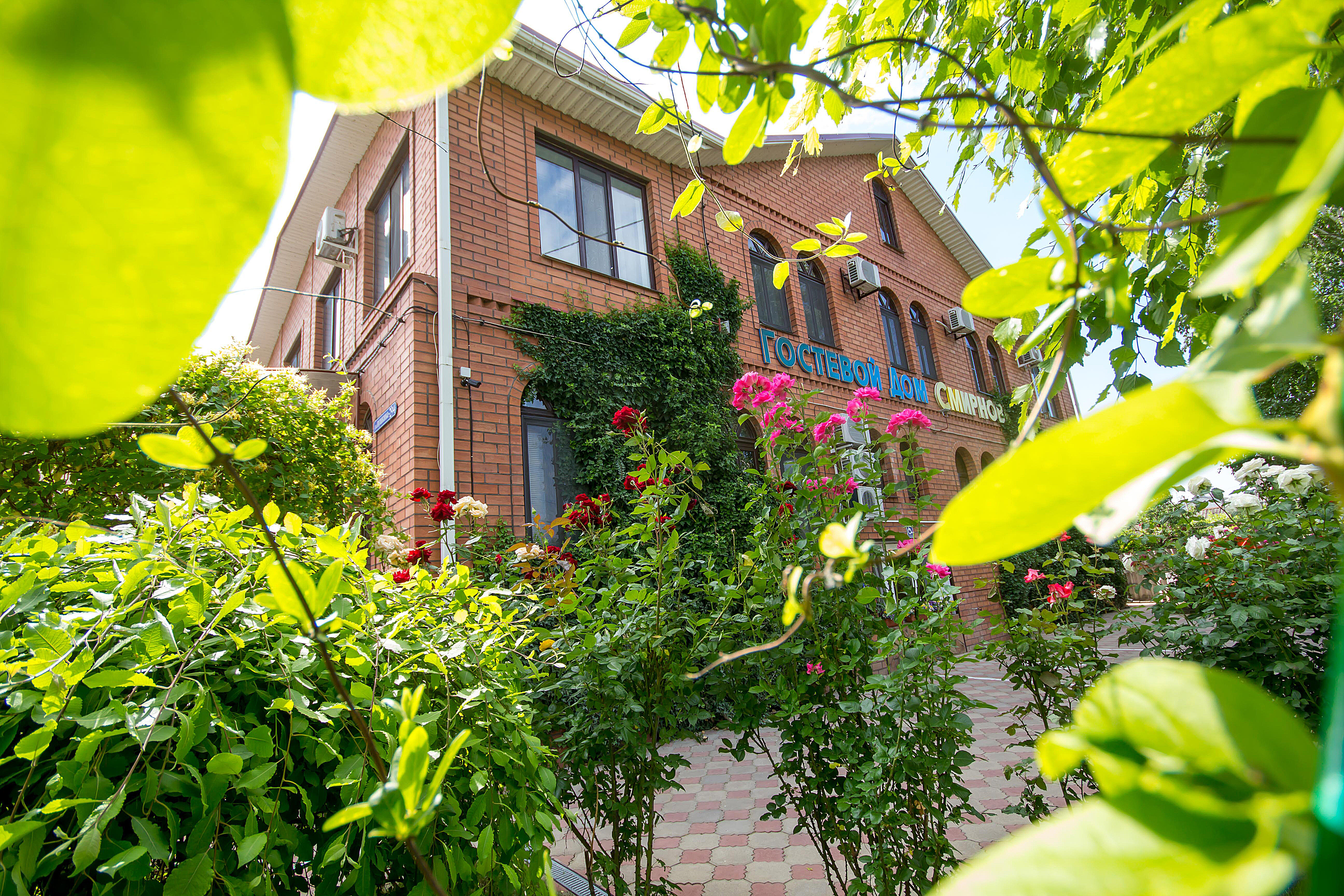 Фото отеля 2