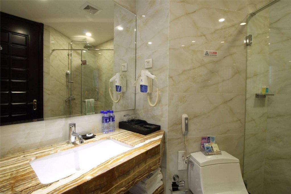 Фото Ac Embassy Hotel