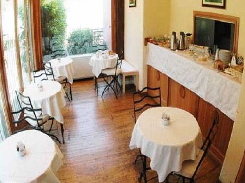 Фото Hotel Arco Di Travertino