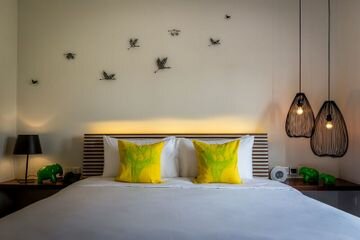 Фото The Aviary Hotel