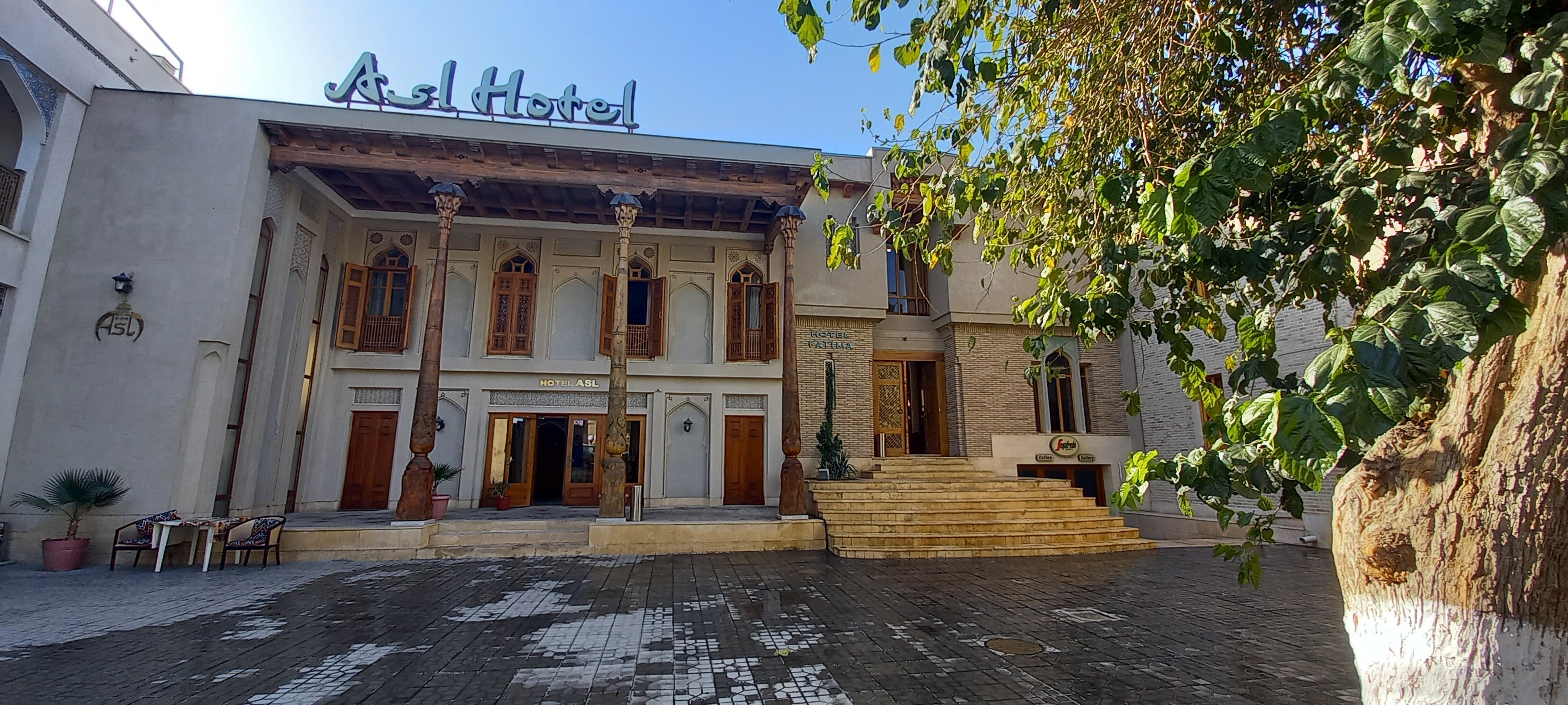 Фото отеля 1