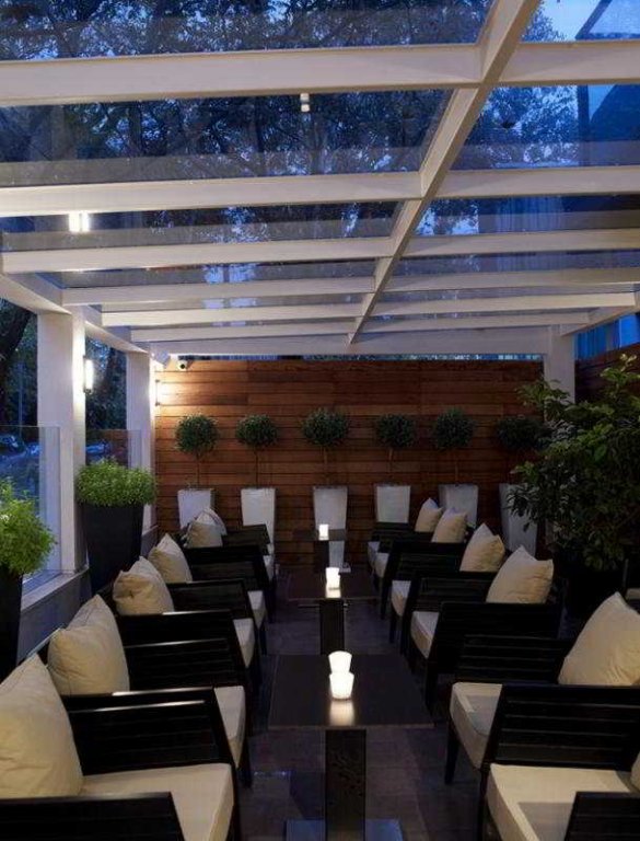 Фото The Y Hotel