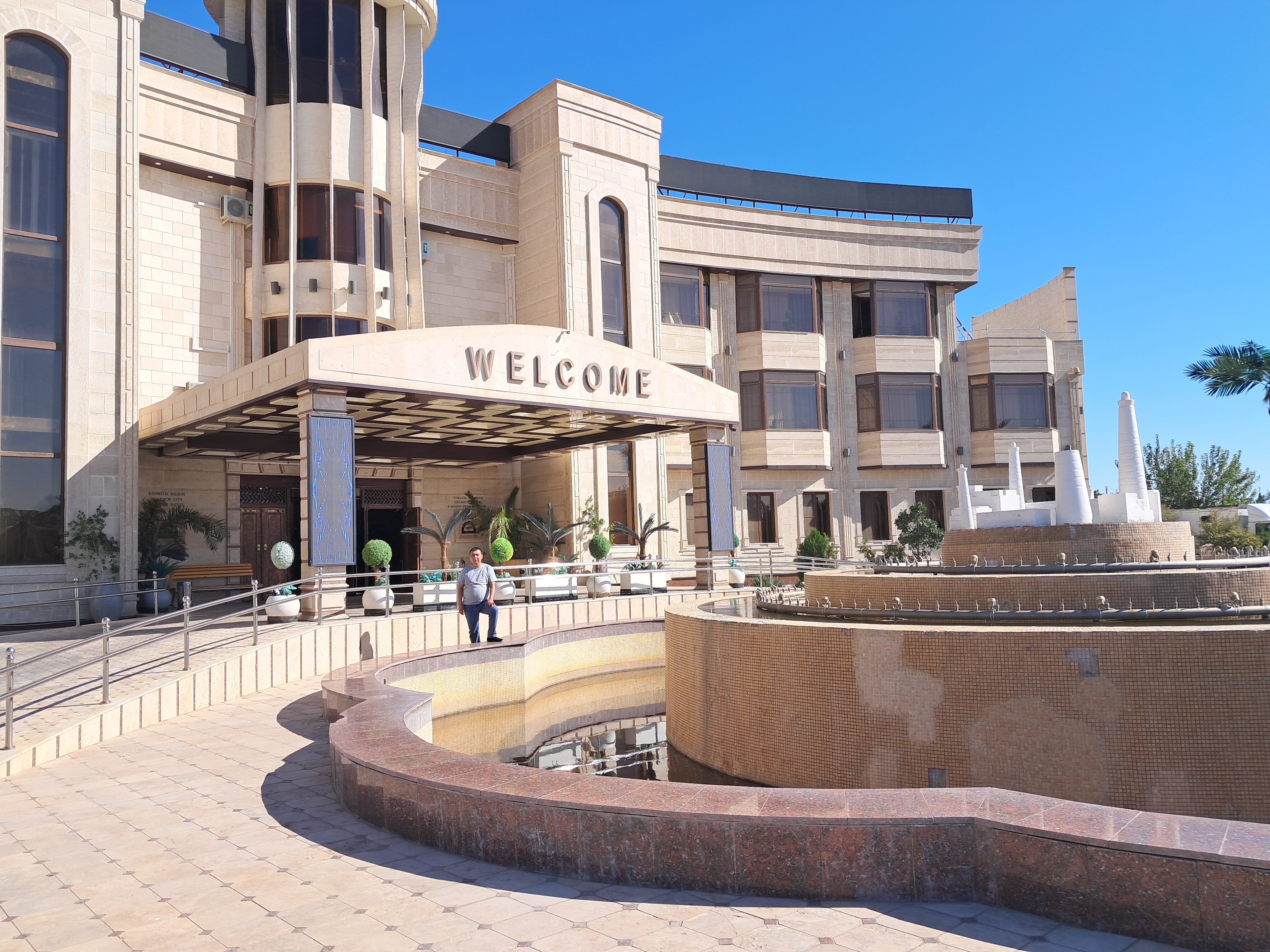 Фото Karavan Hotel