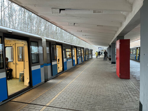 Metro Izmaylovskaya (Moscow, Izmaylovsky Avenue, вл57) metro stansiyasi