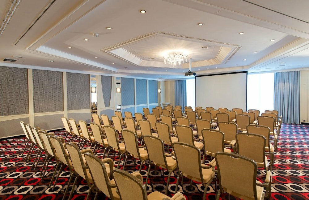 Фото Leonardo Hotel Munich Arabellapark
