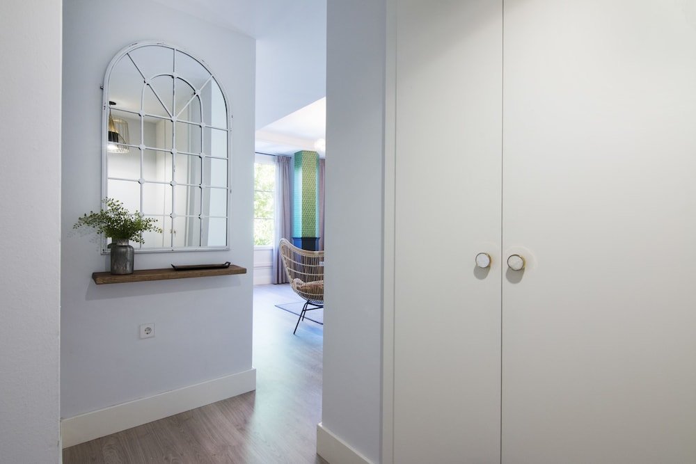 Фото Chezmoihomes Plaza Nueva Premium