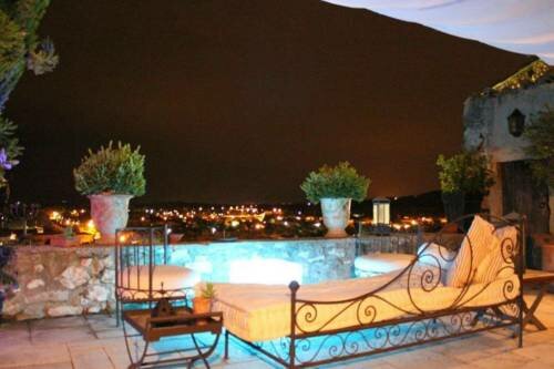 Гостиница Ch& xE2; teau de Ved& xE8; ne в Карпантре