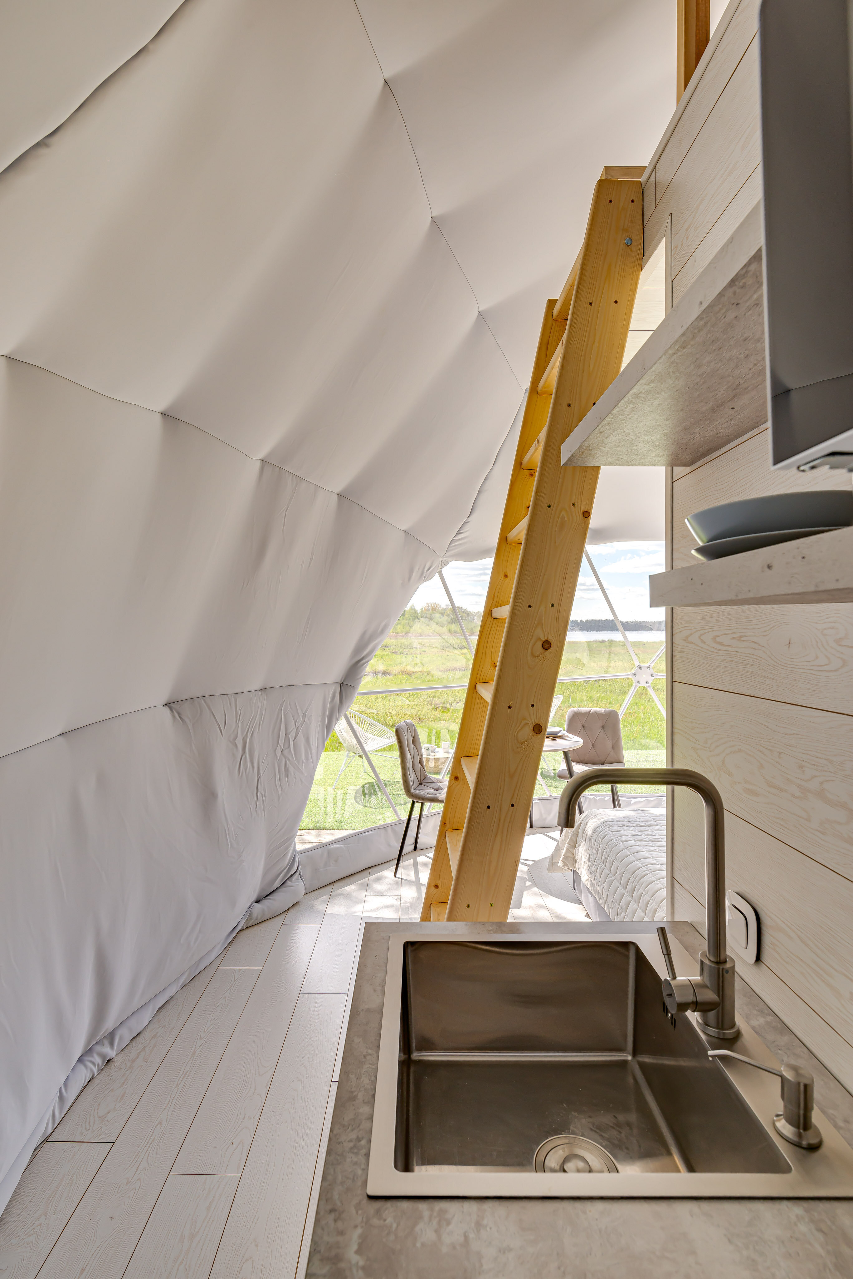 Фото Атмосфера