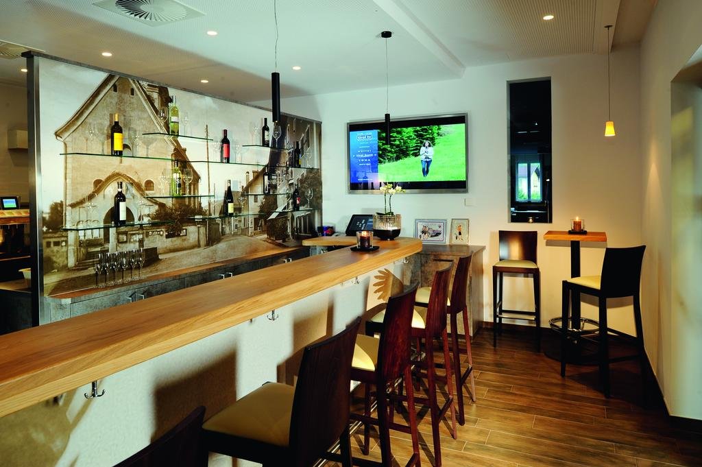 Фото Hotel Goldener Adler Wattens