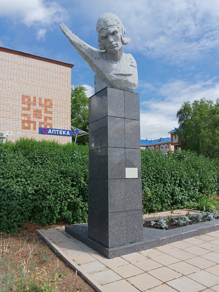 Monument, memorial Бюст Героя Советского Союза В.Г. Шамшурина, Udmurt Republic, photo
