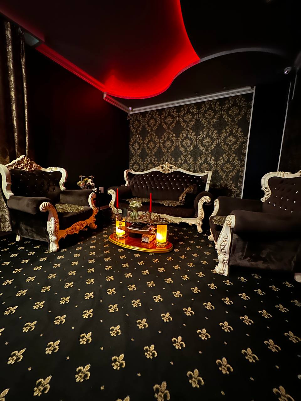 Onlayn yigit pornosida hukmronlik qiladi