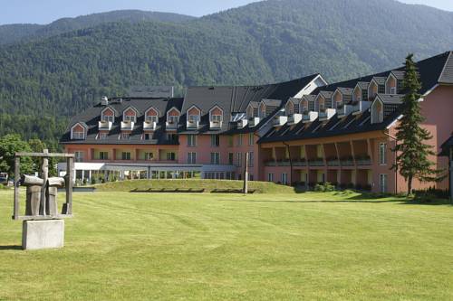Фото Ramada Hotel & Suites by Wyndham Kranjska Gora