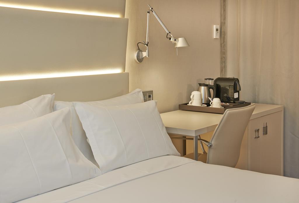 Фото Nh Barcelona Les Corts