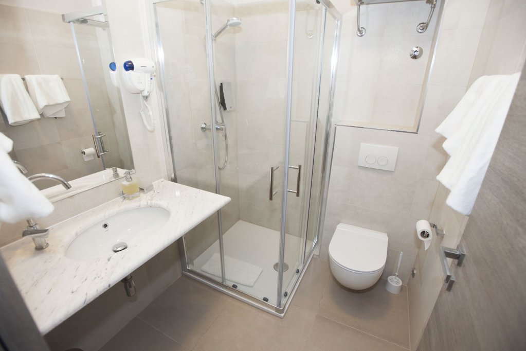 Фото Tifani Luxury Rooms 2