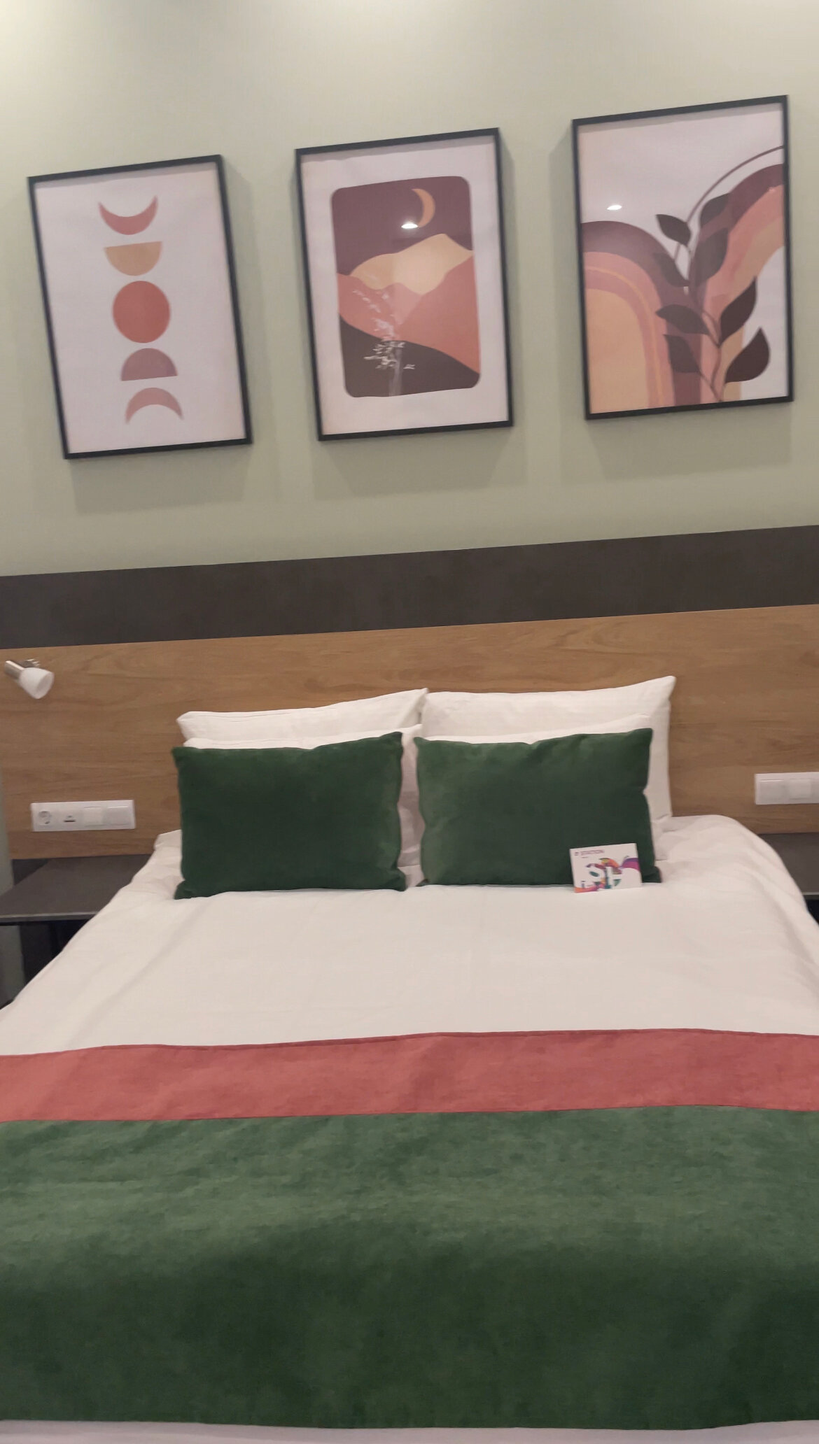 Фото Station Premier S12