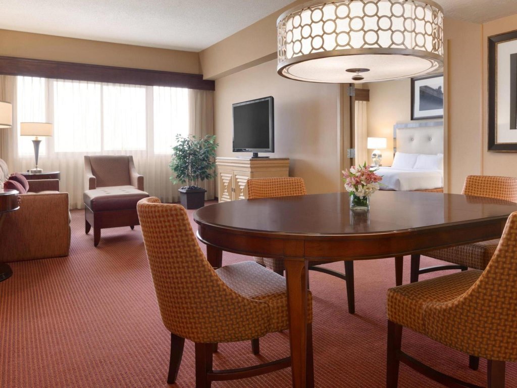 Фото Embassy Suites Hotel Kansas City - International Airport