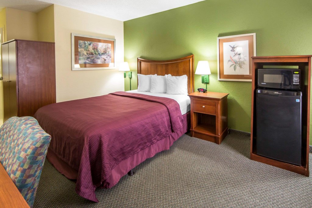 Фото Quality Inn Merchants Drive