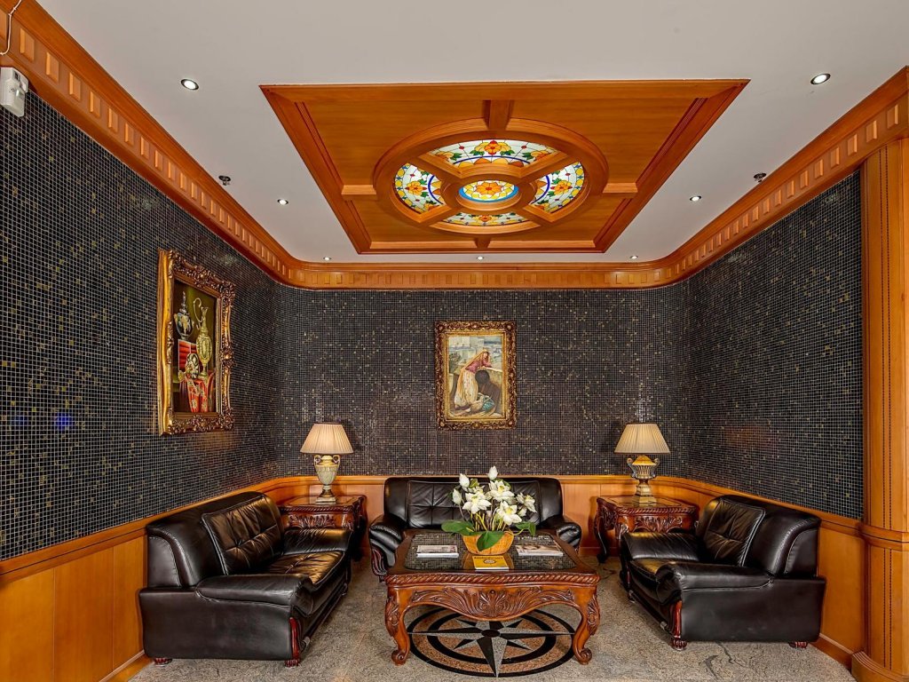 Фото Taj Plaza Hotel