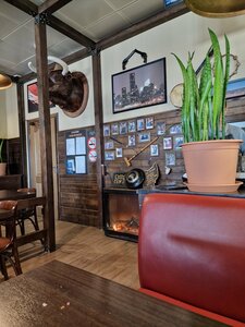 American Bar & Grill (selo Bolshiye Kabany, Vystavochnaya ulitsa, 1), restaurante
