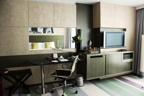 Гостиница The Eton Hotel Shanghai в Шанхае