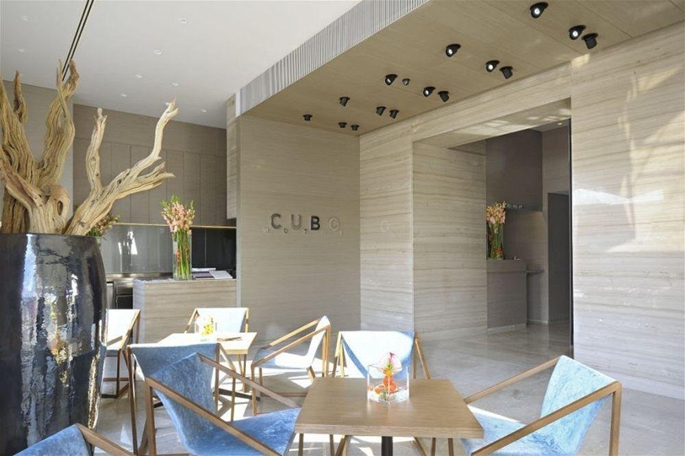 Фото Cubo Hotel