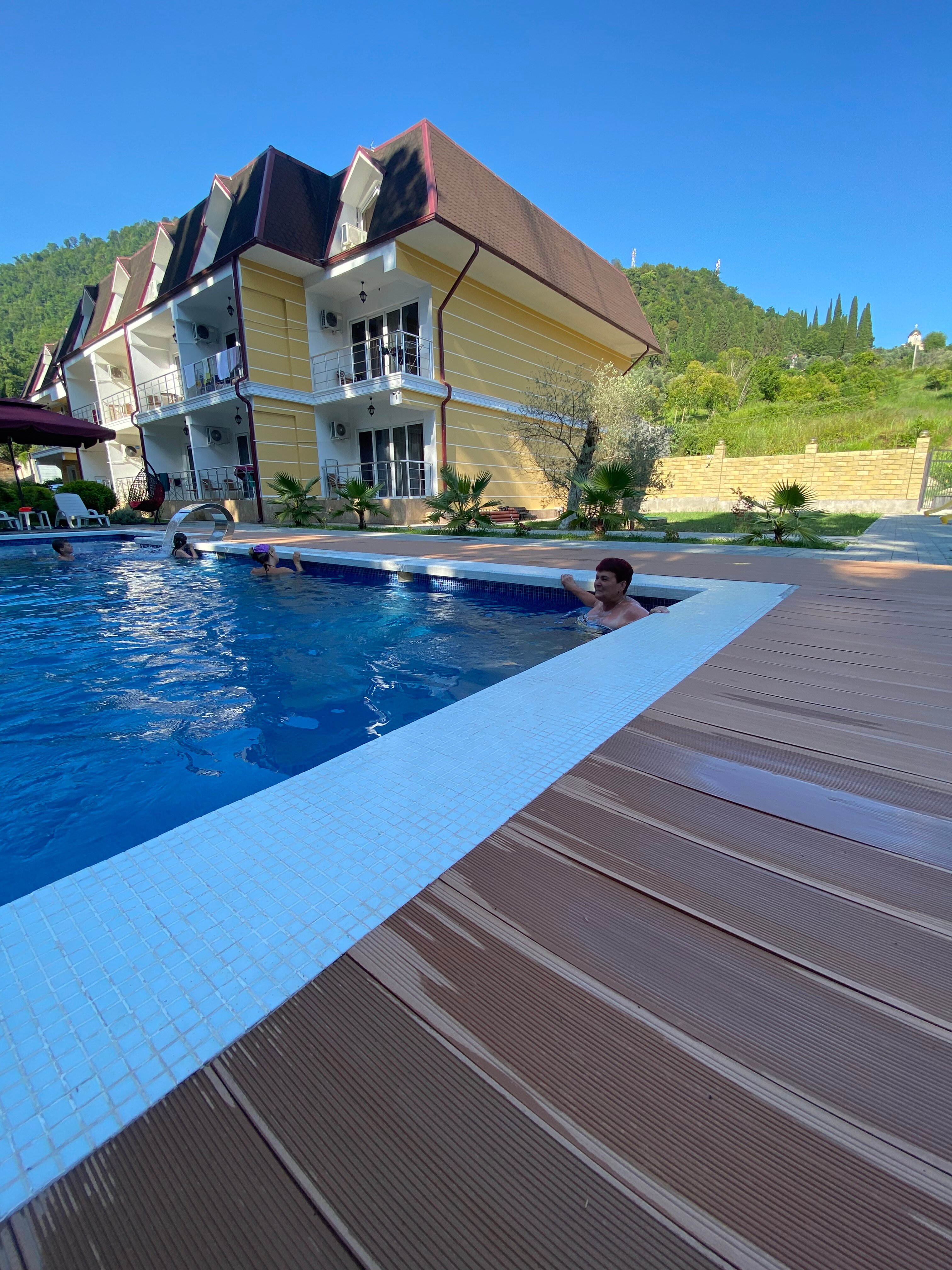 Фото отеля 1