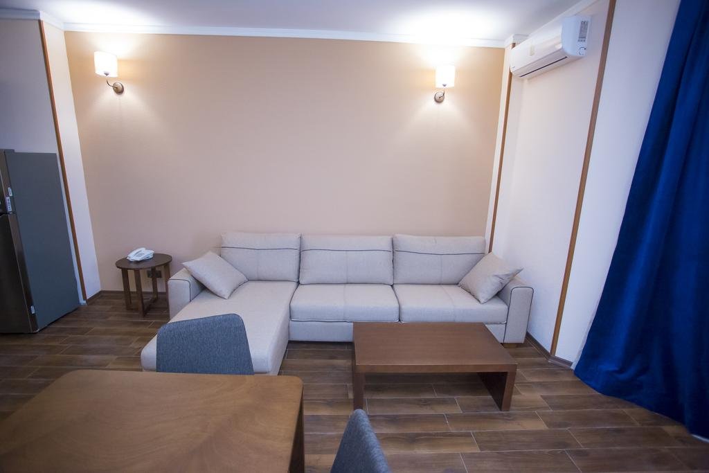 Фото Hotel Corner Inn