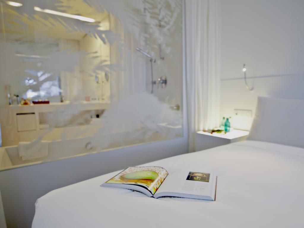 Фото Renaissance Barcelona Fira Hotel