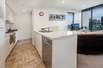 Фото Melbourne Holiday Apartments Flinders Wharf