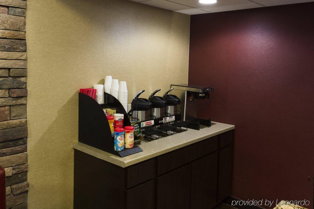 Фото Red Roof Inn Plus+ University at Buffalo - Amherst