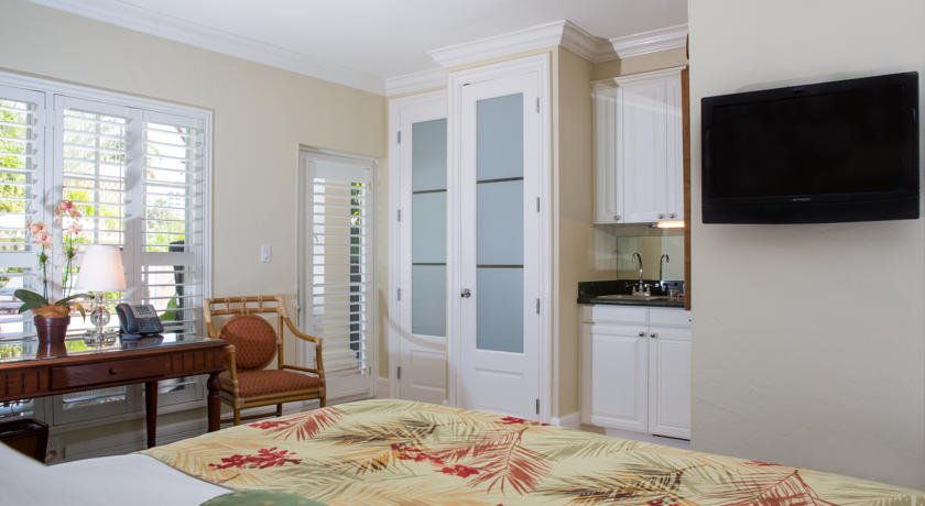 Фото The Pillars Hotel & Club