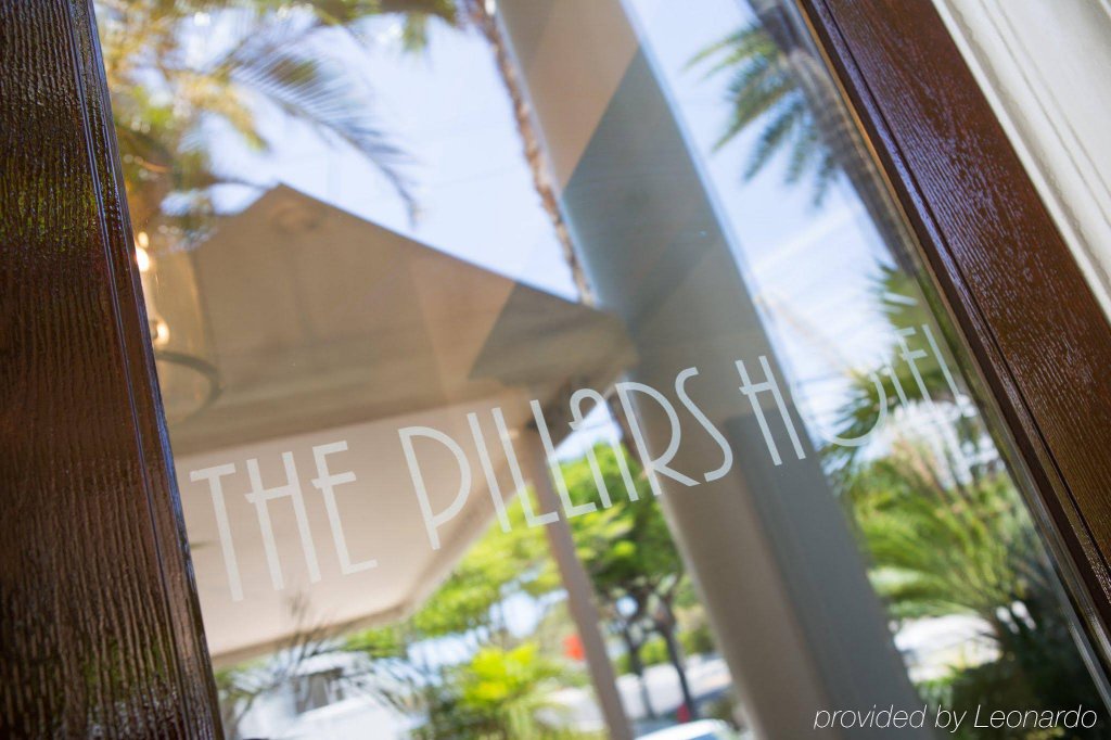 Фото The Pillars Hotel & Club