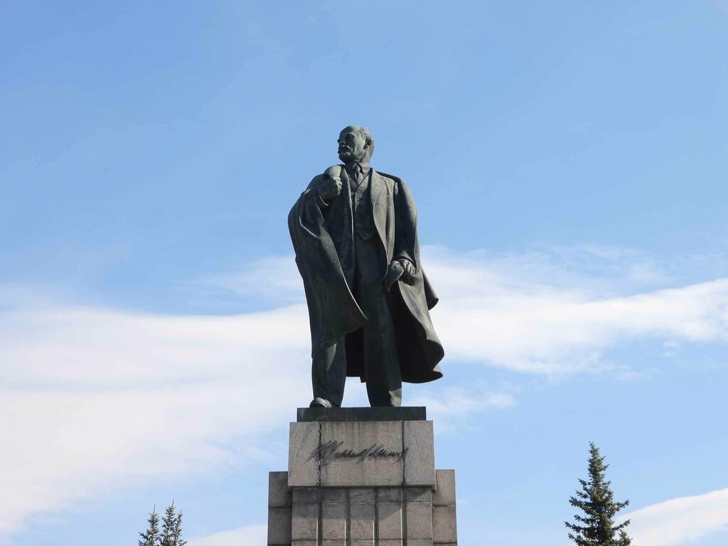 Памятник, мемориал В.И. Ленин, Ульяновск, фото