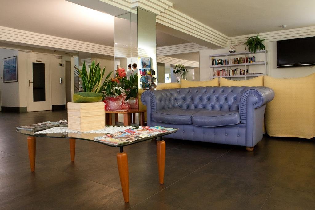 Фото Hotel City
