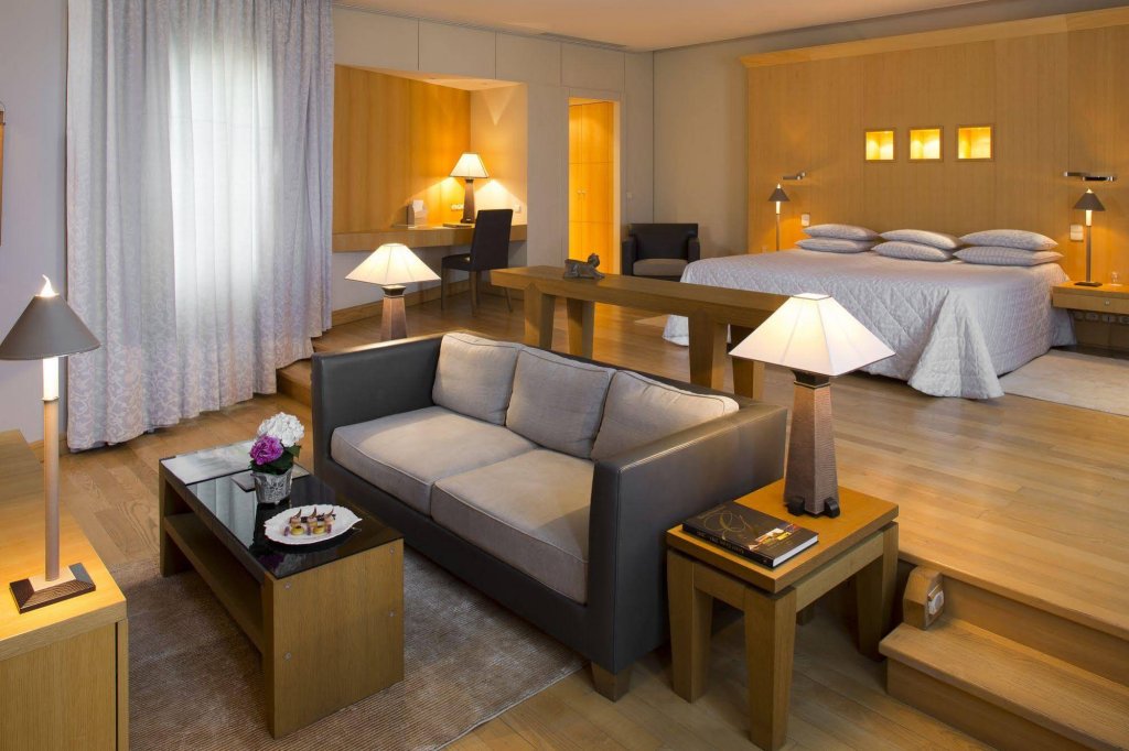 Фото La Bastide Saint Antoine