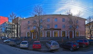 Dostimning yalangoch xotinining surati