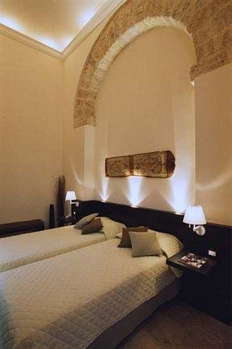 Фото Ucciardhome Hotel