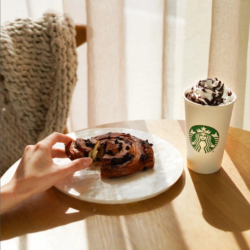 Coffee shop Starbucks, Abu Dhabi, photo