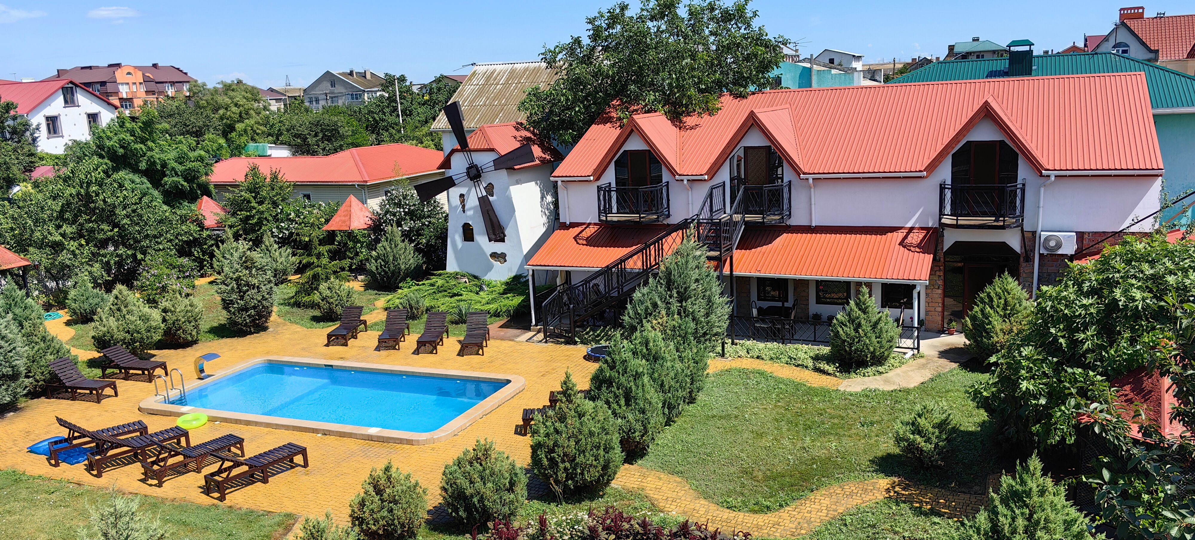 Фото Фонарь и мельница